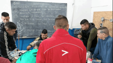 Una cooperativa desde la cárcel: cómo los celulares habilitados transformaron la vida en la Unidad 15 de Batán
