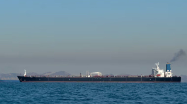 Irán cierra el Estrecho de Ormuz y amenaza con «prender fuego a cualquier barco que intente cruzarlo»