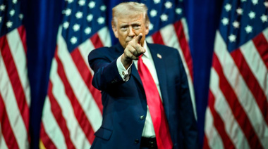 Trump asegura que su próximo objetivo es Cuba y que su eventual caída será “la frutilla del postre”