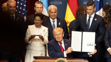 Peña se muestra con Trump mientras EEUU amenaza con más bombardeos a Irán y apunta a China