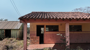 Gobierno de Paraguay anuncia recortes a políticas de ambiente, clima y control de pesticidas