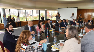 Farmacéuticas insisten que Gobierno debe cubrir intereses de la deuda