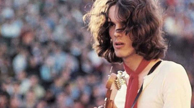 Reeditan «Guitarra negra», el único y mítico libro de poesía publicado por el Flaco Spinetta