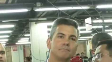 Santi se enojó con la prensa porque le preguntaron sobre los fondos de Itaipú para los influencers