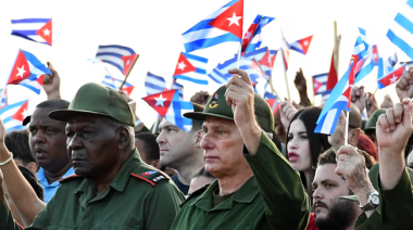 Miles de cubanos marcharon en La Habana en apoyo a Raúl Castro