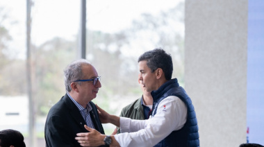 Santiago Peña quiere reactivar una represa con Argentina que los misioneros rechazaron hace 30 años
