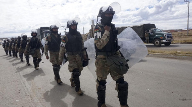 Bolivia allana el camino para que el Ejército reprima las protestas populares