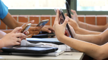 La Ciudad de México regula los celulares en las escuelas