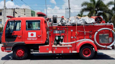 Japón donó camiones de bomberos con el volante invertido