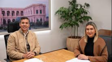 El Presidente Santiago Peña ofrece una solución salomónica y sube el salario mínimo un 5 por ciento