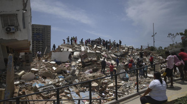 Aumentan a 235 los muertos y a más de 4.300 los heridos por el doble terremoto de Venezuela