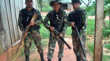 Fiscal, policías y civiles armados ejecutan un violento desalojo en el asentamiento Edilson Mercado