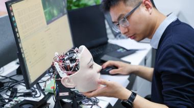 Del control de la IA a los robots casi humanos: el dilema del amor artificial en China