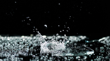 La construcción capitalista de la escasez y del gobierno tecnocorporativo del agua