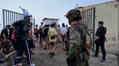 Miles de inmigrantes regresan a Marruecos desde el enclave español de Ceuta