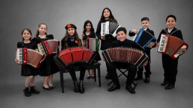 El acordeón y el bandoneón buscan resurgir en manos de los niños