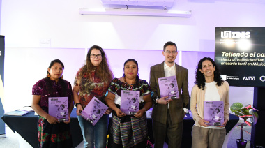 Las mujeres son la principal fuerza laboral de la artesanía textil en México, pero solo el 2,4% accede a la seguridad social