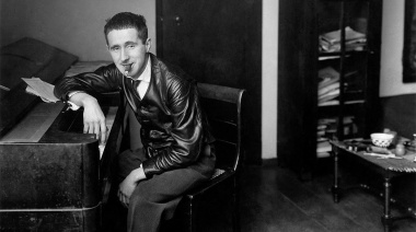 Bertolt Brecht y el teatro como herramienta de pensamiento: extrañamiento y acción