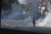 Las operaciones represivas e inhumanas de Estados Unidos e Israel en 48 horas