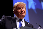Donald Trump está traicionando completamente a su base MAGA