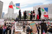 Protestas en Estados Unidos exigen el fin de las redadas y deportaciones