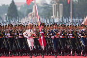 China marca el paso y mira de reojo a Trump