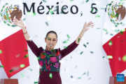 Presidenta de México celebra primer año de Gobierno con compromiso de defender al país