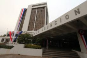 Municipalidad de Asunción es allanada por la Fiscalía por supuesta alteración de datos en época de Nenecho