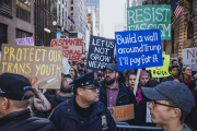 Multitudinarias manifestaciones contra Trump en Estados Unidos