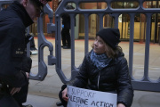 Greta Thunberg detenida en Londres por un cartel en apoyo a Palestine Action