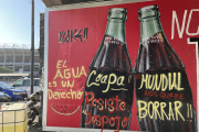 El mundo del espectáculo. La Copa Cola: FIFA, Coca-Cola y gobierno mexicano un coctel de despojo y corrupción