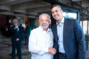 Santiago Peña refuerza la estrategia para atraer a empresarios brasileños en plena cruzada electoral de Lula