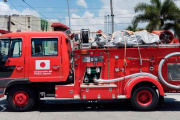 Japón donó camiones de bomberos con el volante invertido