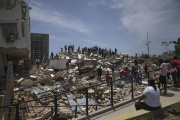 Aumentan a 235 los muertos y a más de 4.300 los heridos por el doble terremoto de Venezuela