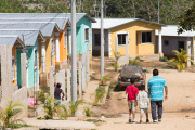 120 millones de personas viven en asentamientos informales en América Latina y el Caribe, mientras la vivienda sigue relegada en la acción climática