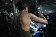 ¿Cómo se vive el calor extremo en las maquilas textiles?