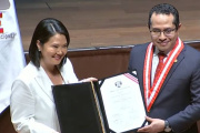 Perú: JNE entrega credenciales a Keiko Fujimori como presidenta constitucional de la República