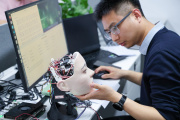 Del control de la IA a los robots casi humanos: el dilema del amor artificial en China