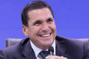 Harrison sale a bancar a Infantino en plena crisis por el intento de privatizar el Mundial