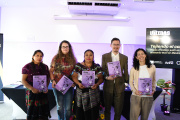 Las mujeres son la principal fuerza laboral de la artesanía textil en México, pero solo el 2,4% accede a la seguridad social