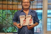 Julio Benegas presenta nueva edición de la novela Vuela Soledad