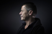Emmanuel Carrère: “Tengo la impresión de que nuestros hijos van a vivir en un mundo de pesadillas”